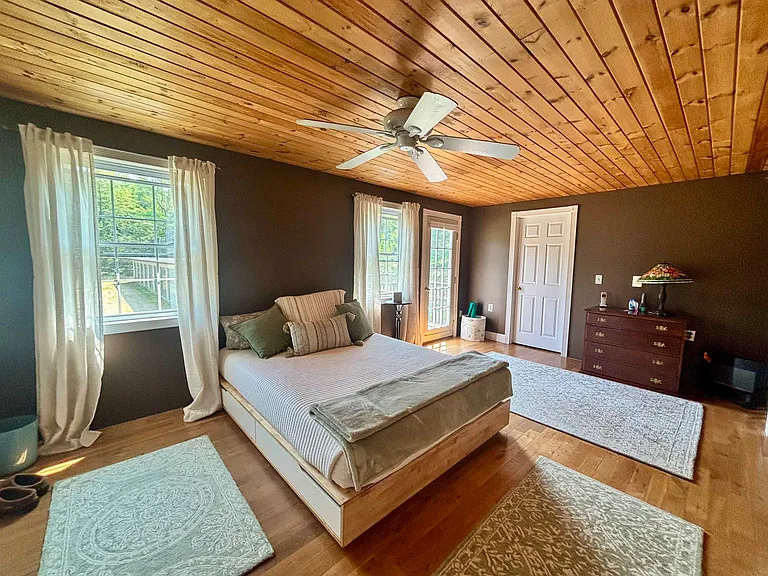 353 Forest Rd — Photo 23