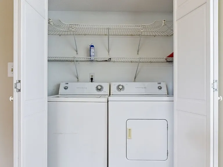 515 Chesterfield Ave #F — Photo 14
