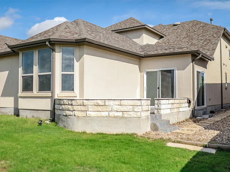 112 Rosebush Dr — Photo 40