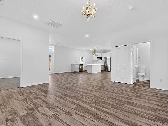4th image of 1022 Camino Del Bosque