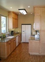 2nd image of 462 Mariposa St