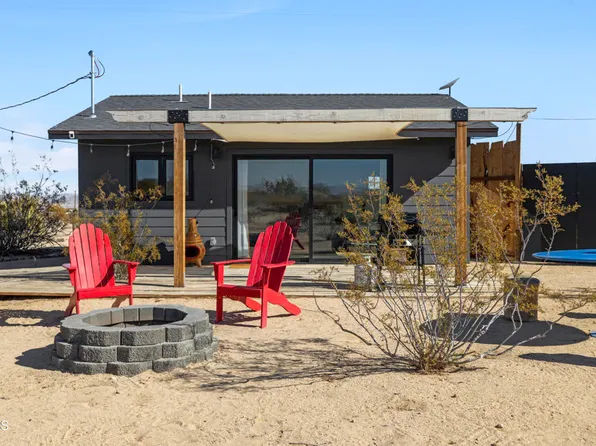 588 Sunview Rd, Joshua Tree, CA 92252