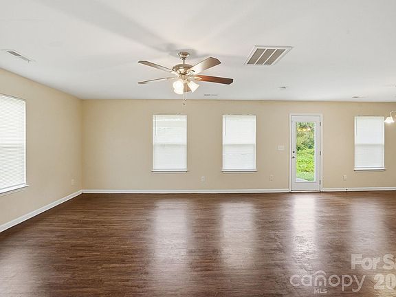 5th image of 5056 Broad Leaf Ct