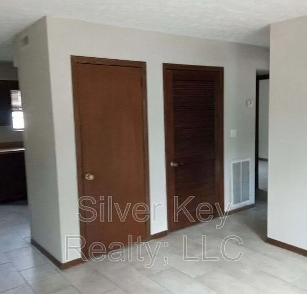 408 & 410 Oklahoma St #2 — Photo 3