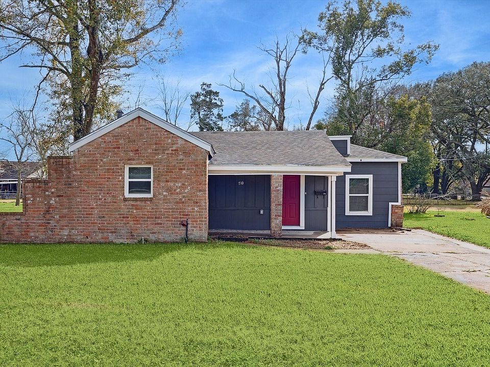 1st image of 710 E Magnolia St