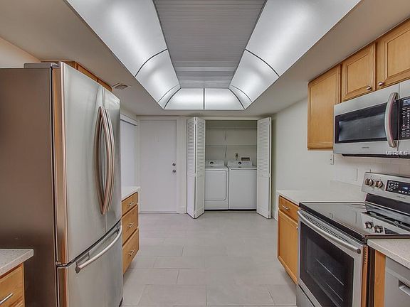 3rd image of 417 Meadowood Blvd