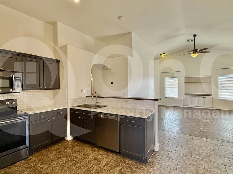 3242 E Bonanza Rd — Photo 3