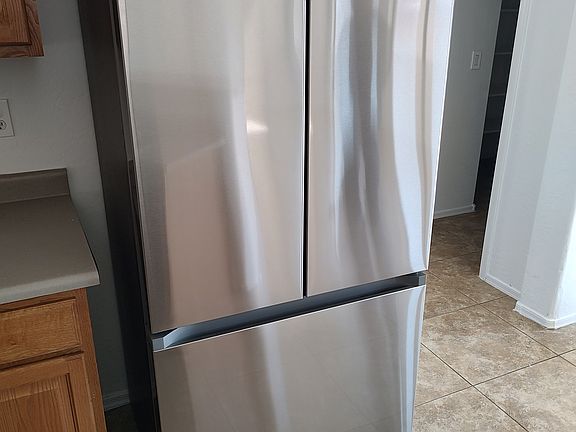 5th image of 10015 W Southgate Ave