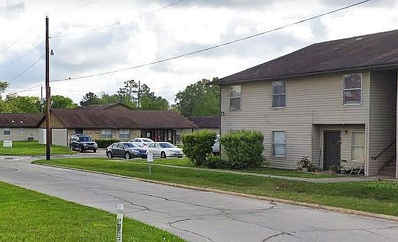 4th image of 210 N Beglis Pkwy