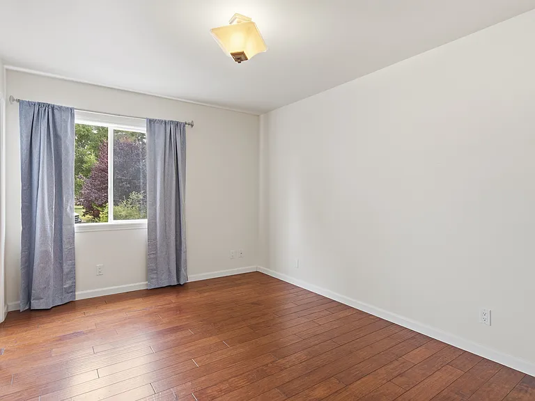 2063 Village Ln — Photo 14