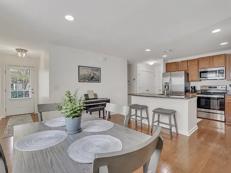 329 Mystic Point Dr — Photo 15
