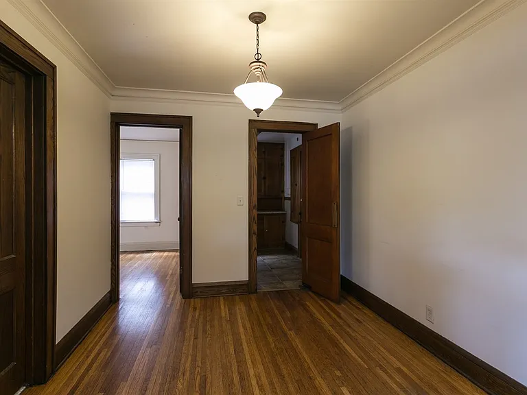 19XX W Marshall Ave — Photo 10