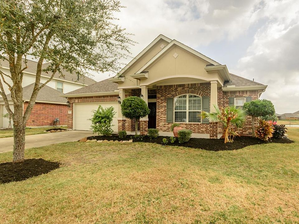 1st image of 213 Bailey Brook Ln