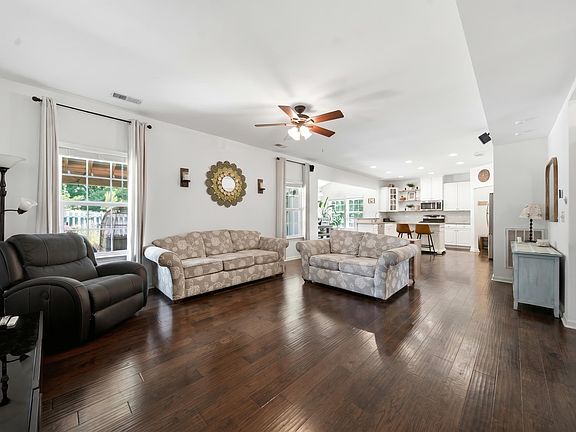 5th image of 435 Serene Ct