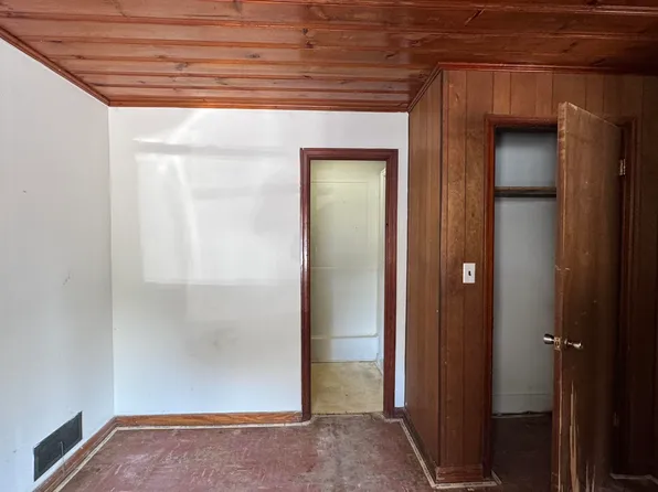 1950 N Illinois Ave #4, Carbondale, IL 62901