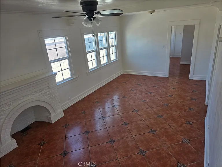 6126 Springvale Dr — Photo 6