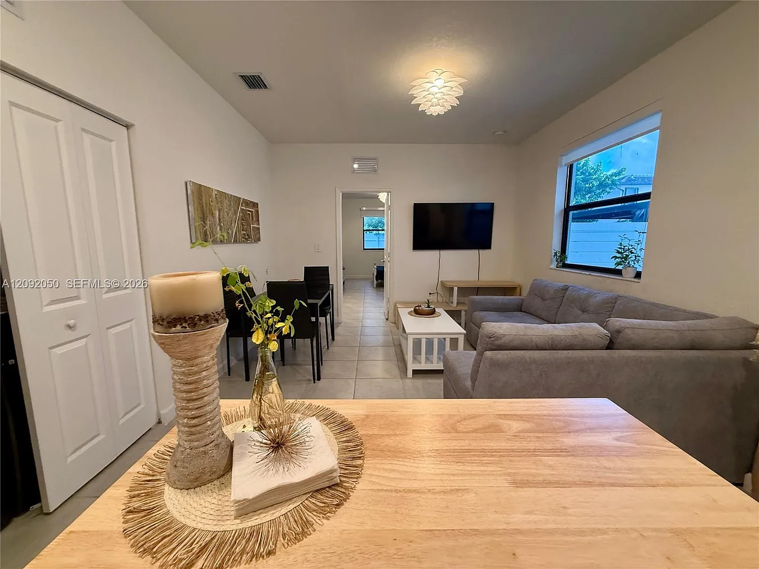 4 bed, 5.0 bath, 3139 sqft, $4,000 — Photo 3