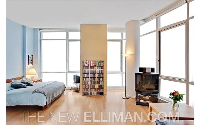 Rented by Douglas Elliman | media 15