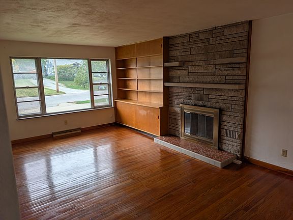 3rd image of 561 High St