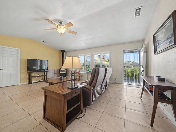 5th image of 2691 Dennis Ln