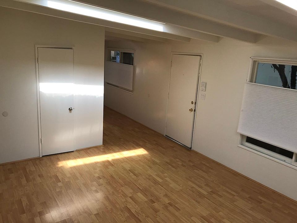 1st image of 421 Marine St