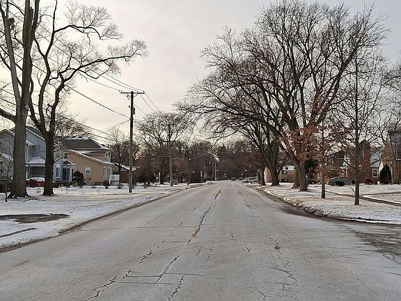 4th image of 1828 187th St