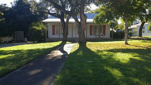1st image of 935 Myrta St