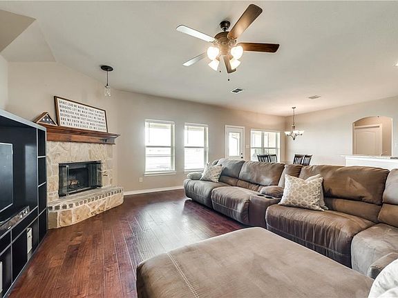 2nd image of 4062 County Road 2616
