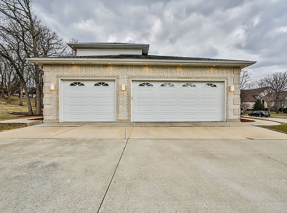 2nd image of 190 Beech Dr