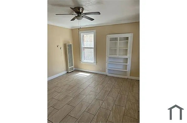 Building Photo - 208 E Crosby Ave #1