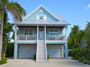 920 Melody Ln, Crystal Beach, TX 77650