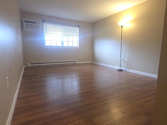 4th image of 12 E. Side Drive #405