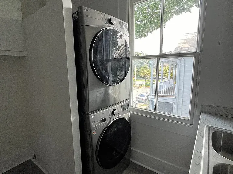 117 Fishburne St #B — Photo 7