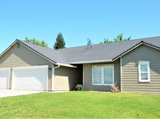 2030 Pebblestone Dr, Red Bluff, CA 96080