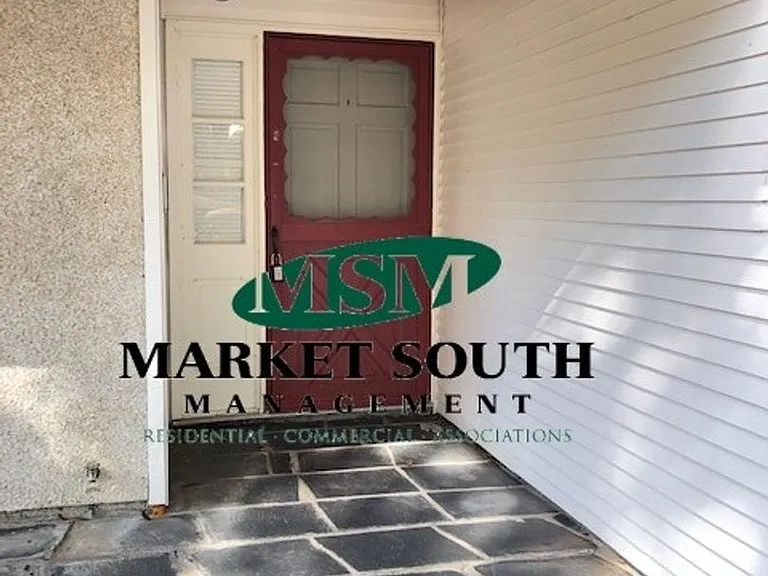 306 Sandy Springs Rd — Photo 3