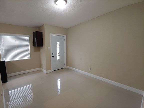 2nd image of 2351 Keith St