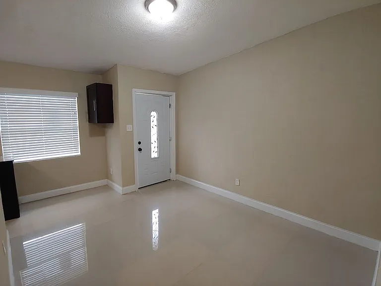 2351 Keith St — Photo 2