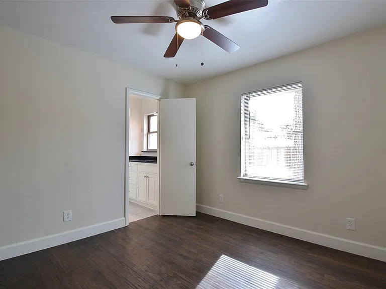 717 Greenleaf Dr — Photo 15