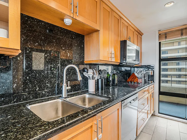 4316 Marina City Dr #927C — Photo 14