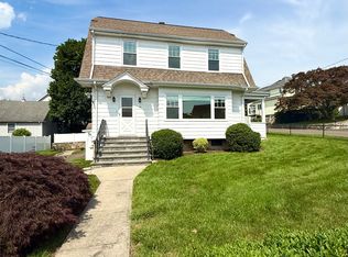 34 Harold St, Cos Cob, CT 06807
