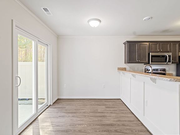 5th image of 322 Glenellen Loop Rd