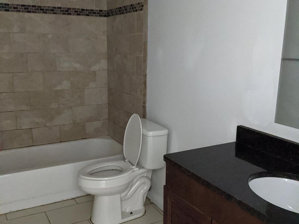 2nd image of 2805 Evelyn Ave #6A