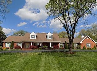 10595 Windswept Dr, Saint Louis, MO 63128