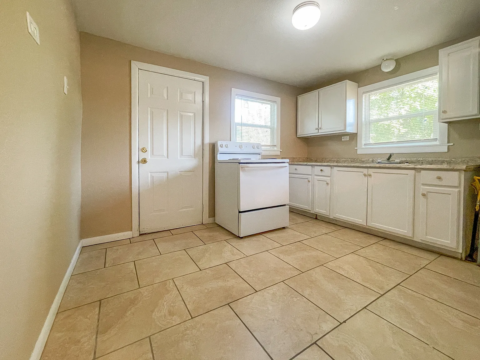 2 bed, 1092 sqft, $1,150 — Photo 4