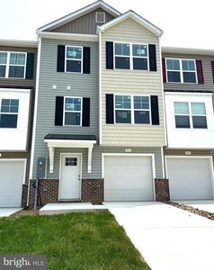 90 Moses Dr, Martinsburg, WV, 25405