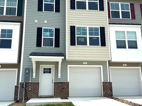 90 Moses Dr, Martinsburg, WV 25405