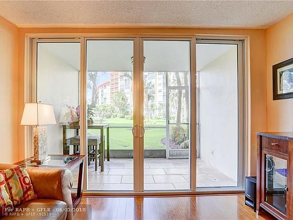 4th image of 2731 NE 14th St #104