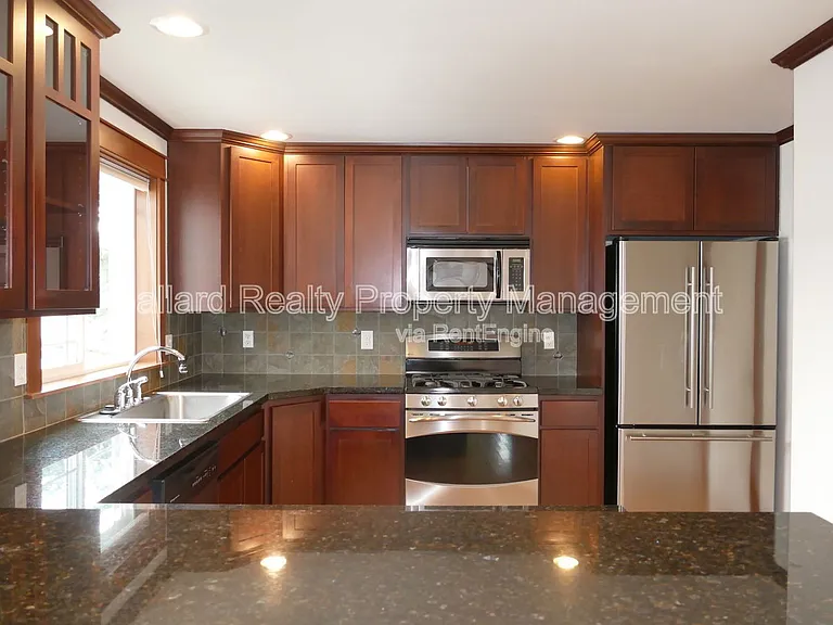 913 NW 51st St — Photo 8