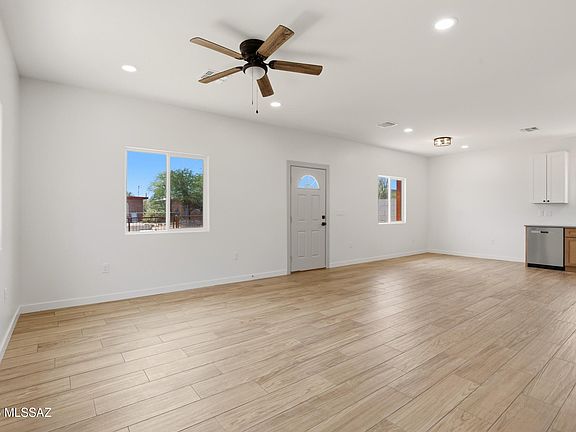 4th image of 1138 N 13th Ave