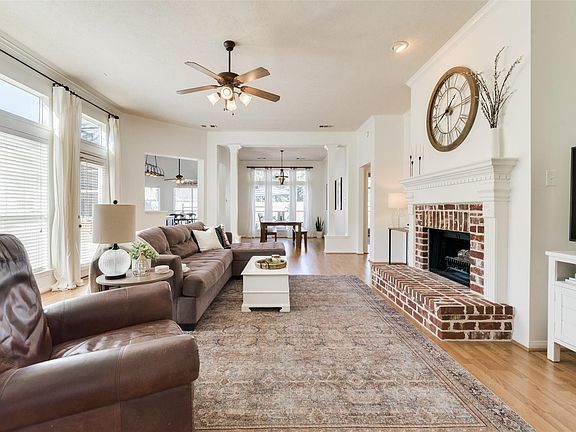 4th image of 15610 Tylermont Dr